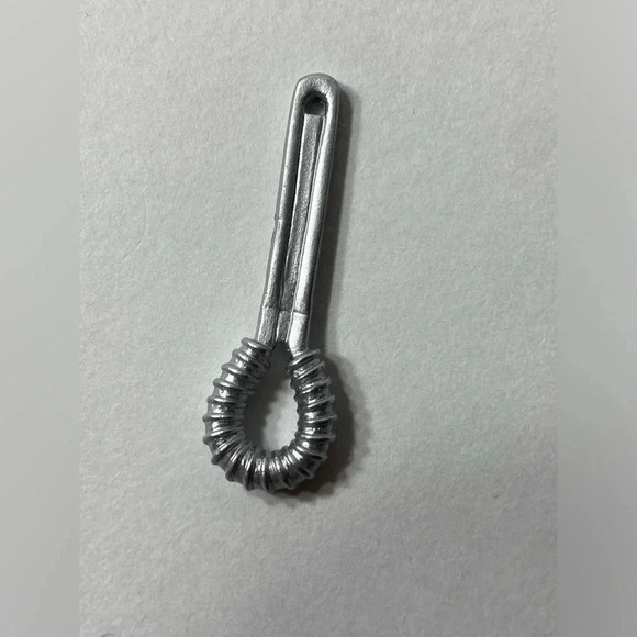 Doctor Who - Titans Vinyl Figure - Oswin Oswald 🪐 - Picture 3 of 6